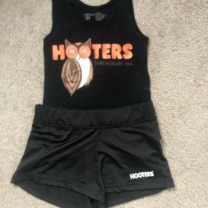 Hooters outfit